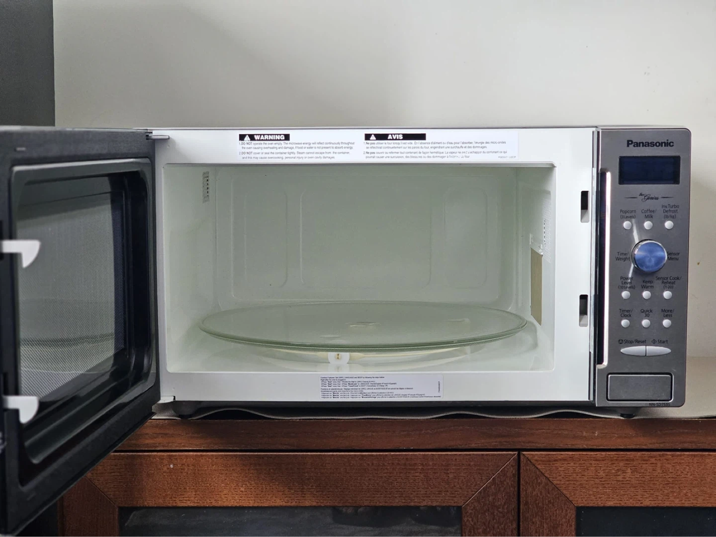 Panasonic Inverter Microwave Oven - photo 2