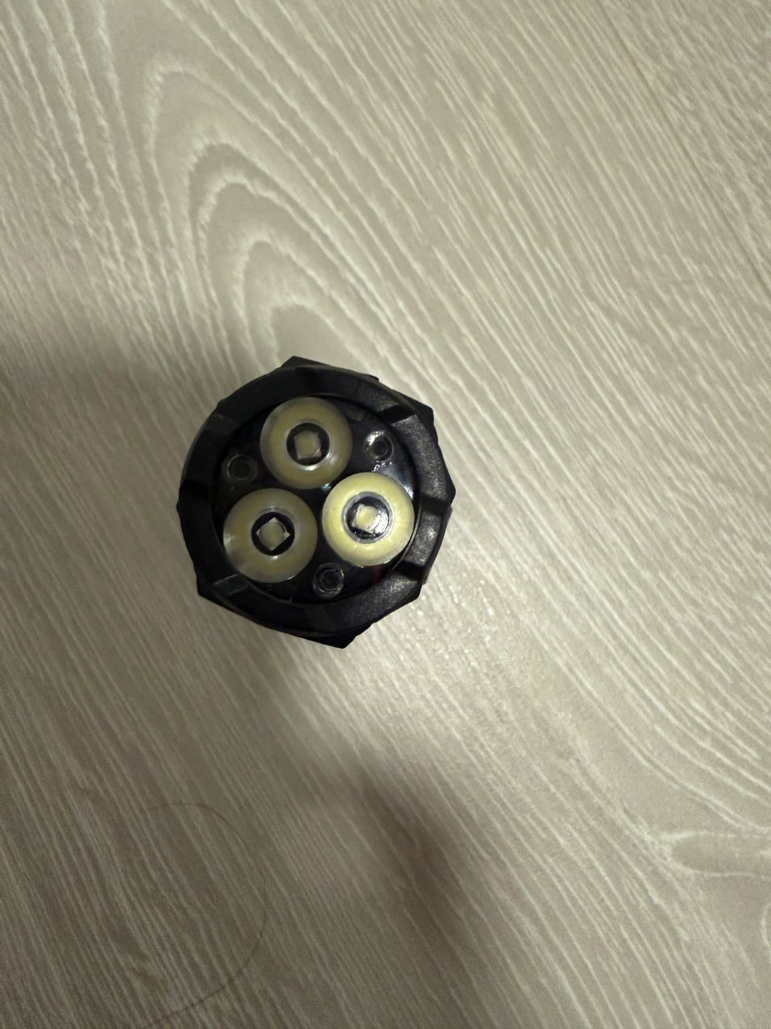 3 LED Mini Flashlight - photo 5
