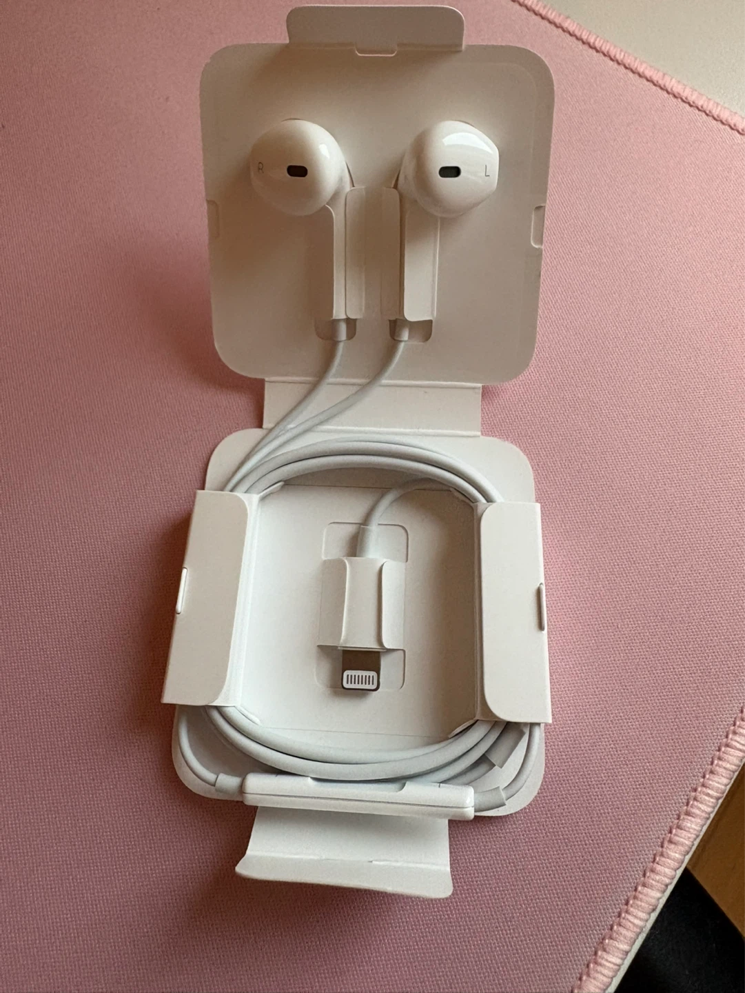 Real NEW apple earbuds wired lightning plug - photo 2