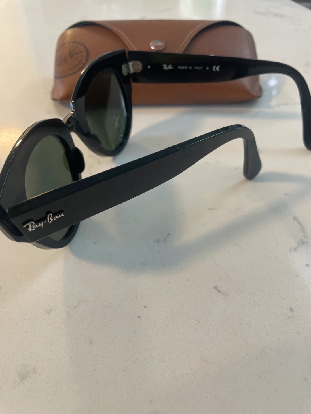 Ray-Ban Black Sunglasses with Case - photo 3