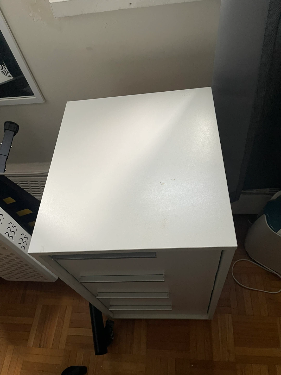 White 4-Drawer Filing Cabinet - photo 2
