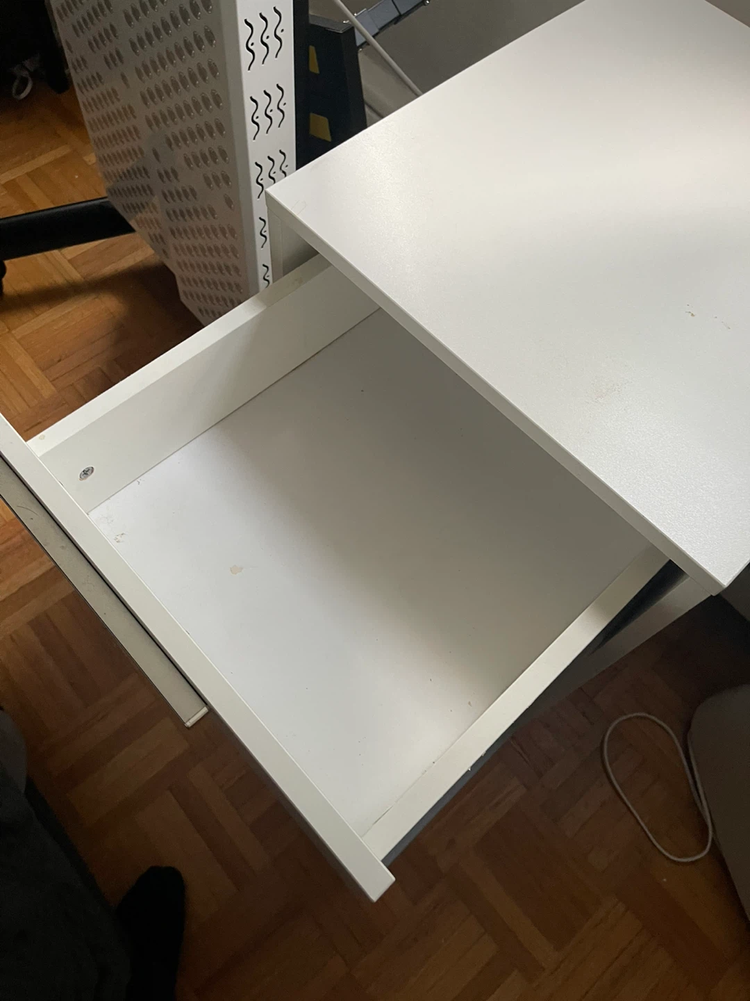 White 4-Drawer Filing Cabinet - photo 3