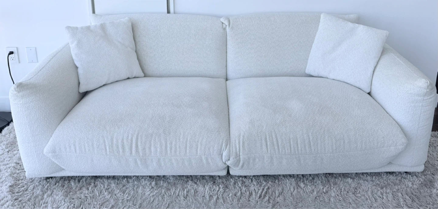 Modern Cream Bouclé Sofa – Excellent Condition - photo 2