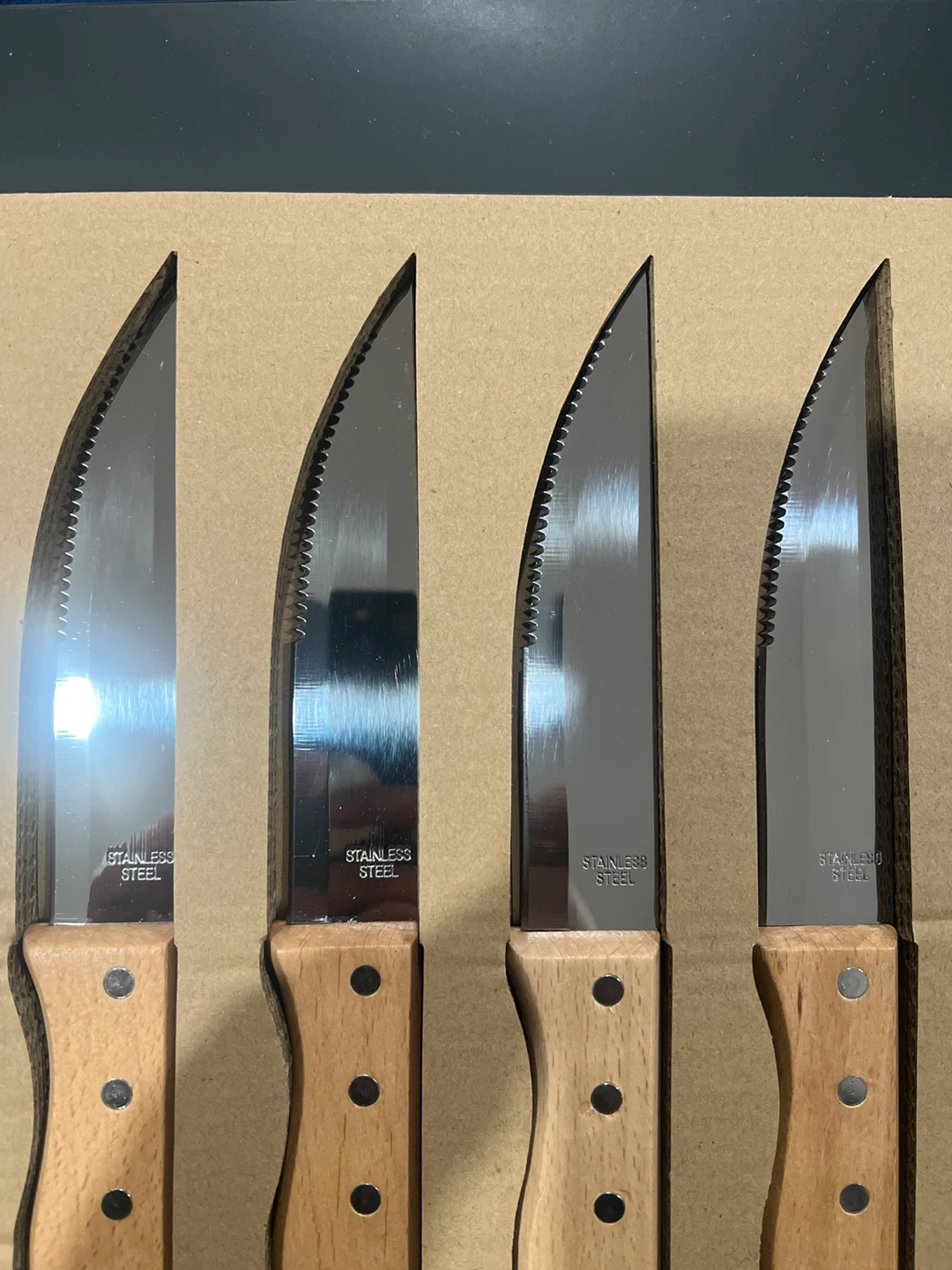 Set of 4 Steak Knives - Stainless Steel