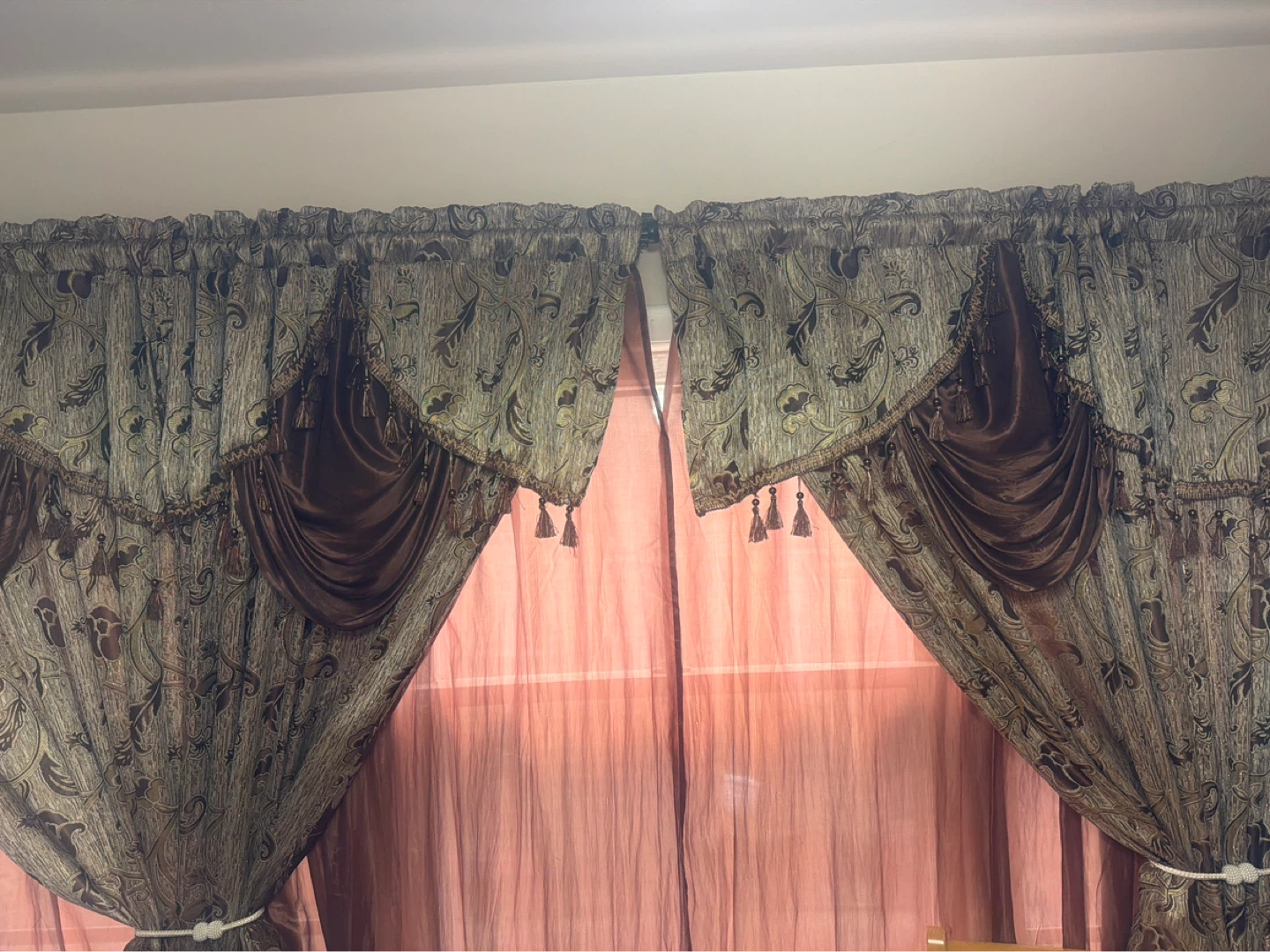 Decorative Window Curtain Set