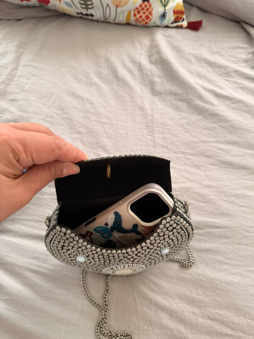 Artisan Heart-Shaped Embellished Clutch Purse with Chain Strap - photo 3
