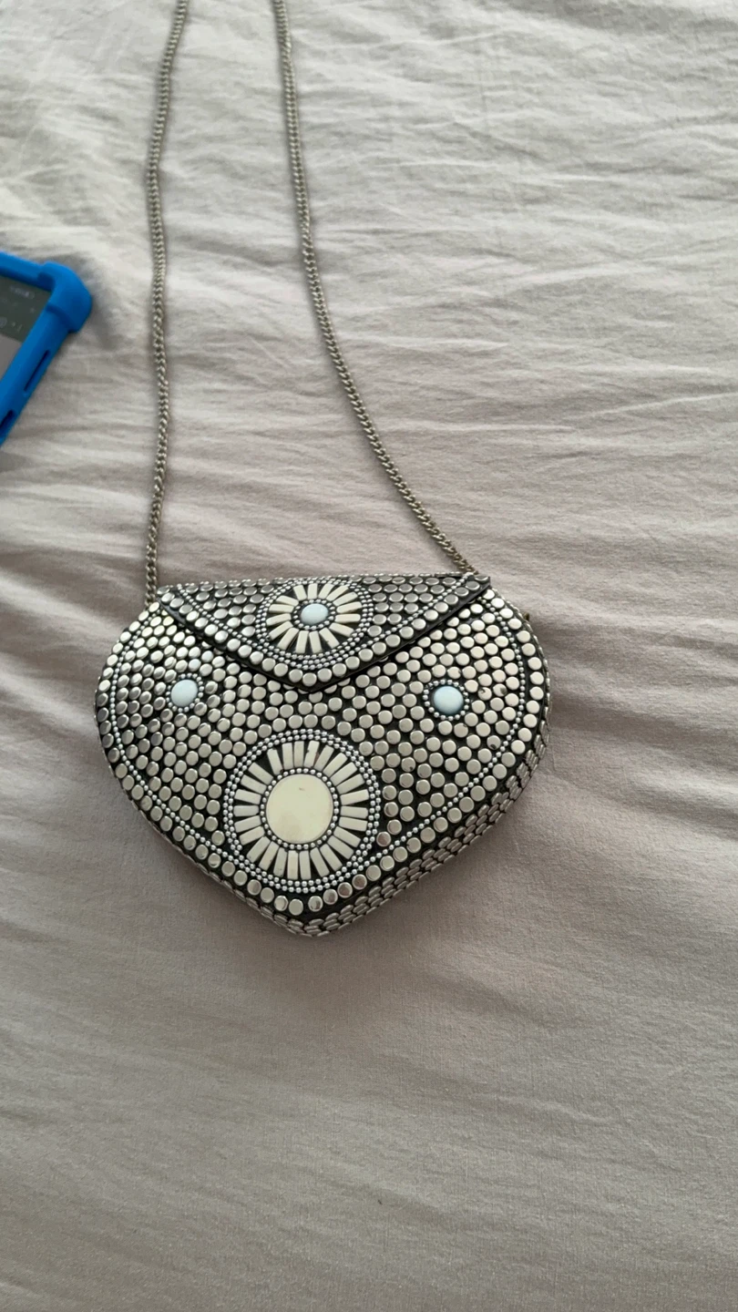 Artisan Heart-Shaped Embellished Clutch Purse with Chain Strap
