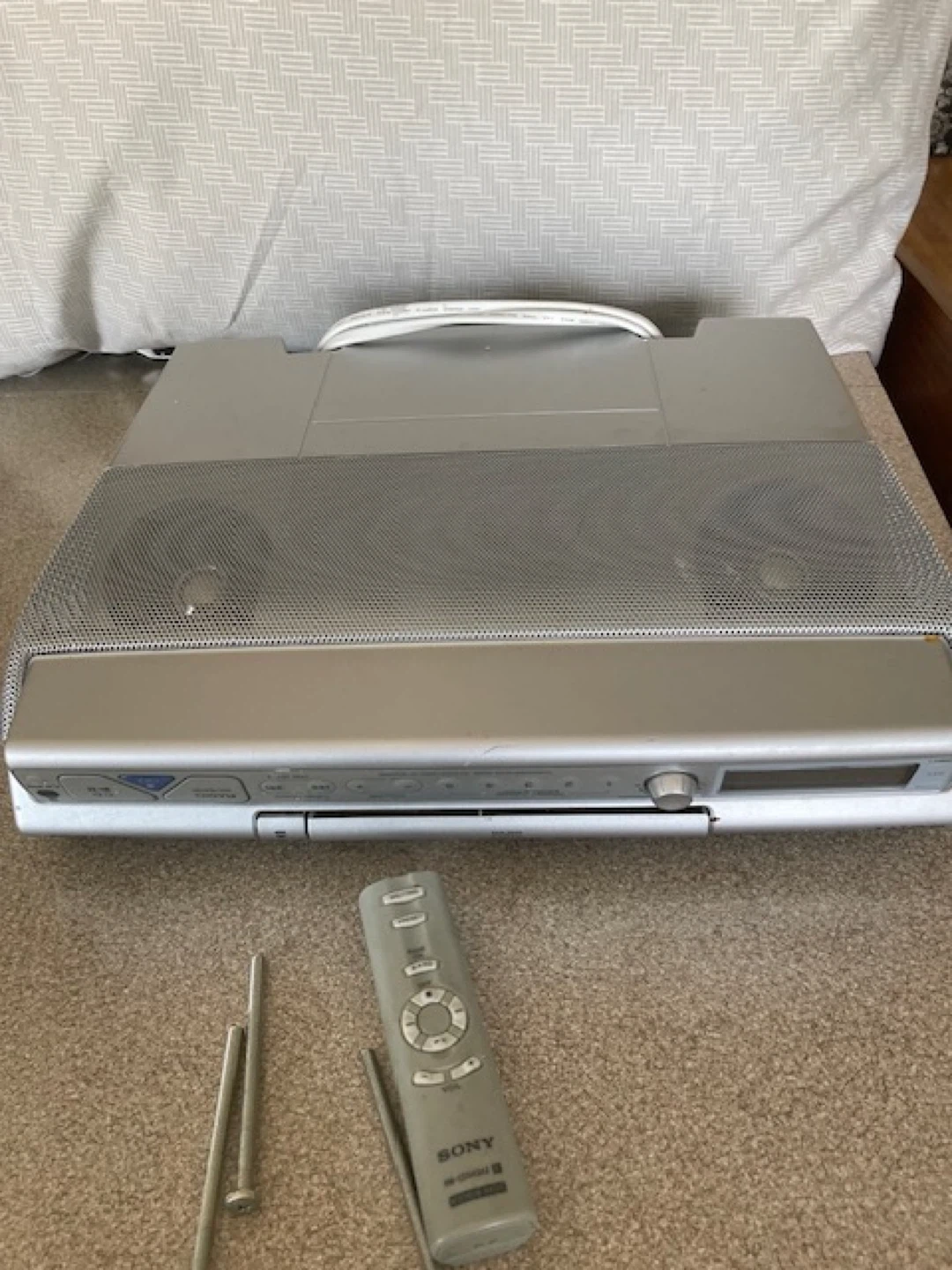 Sony under mount cabinet Clock, CD Player, and AM/FM Radio - photo 2