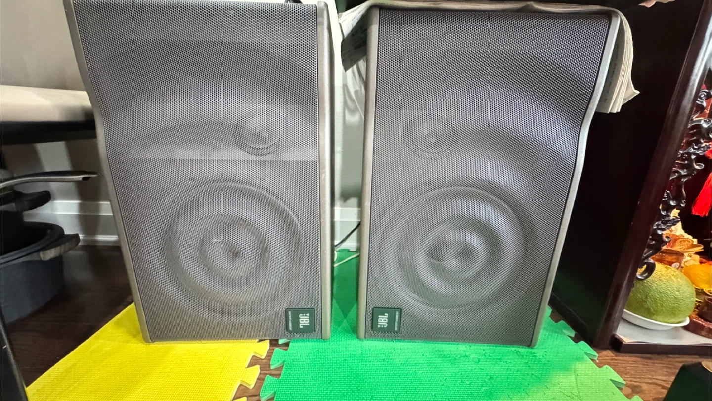 JBL Bookshelf Speakers (Pair)