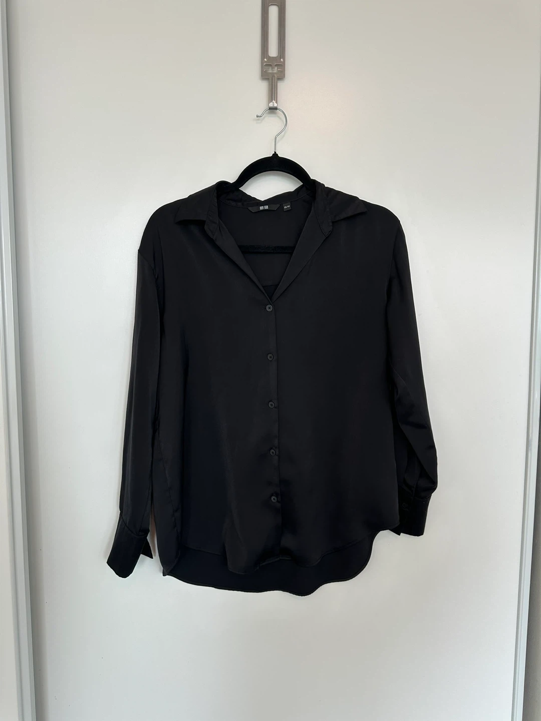 Uniqlo Black Button-Up Shirt - XS
