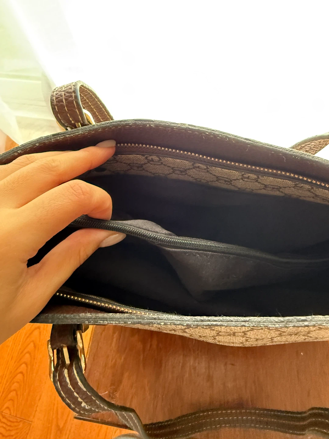 Medium-size Handbag - photo 3