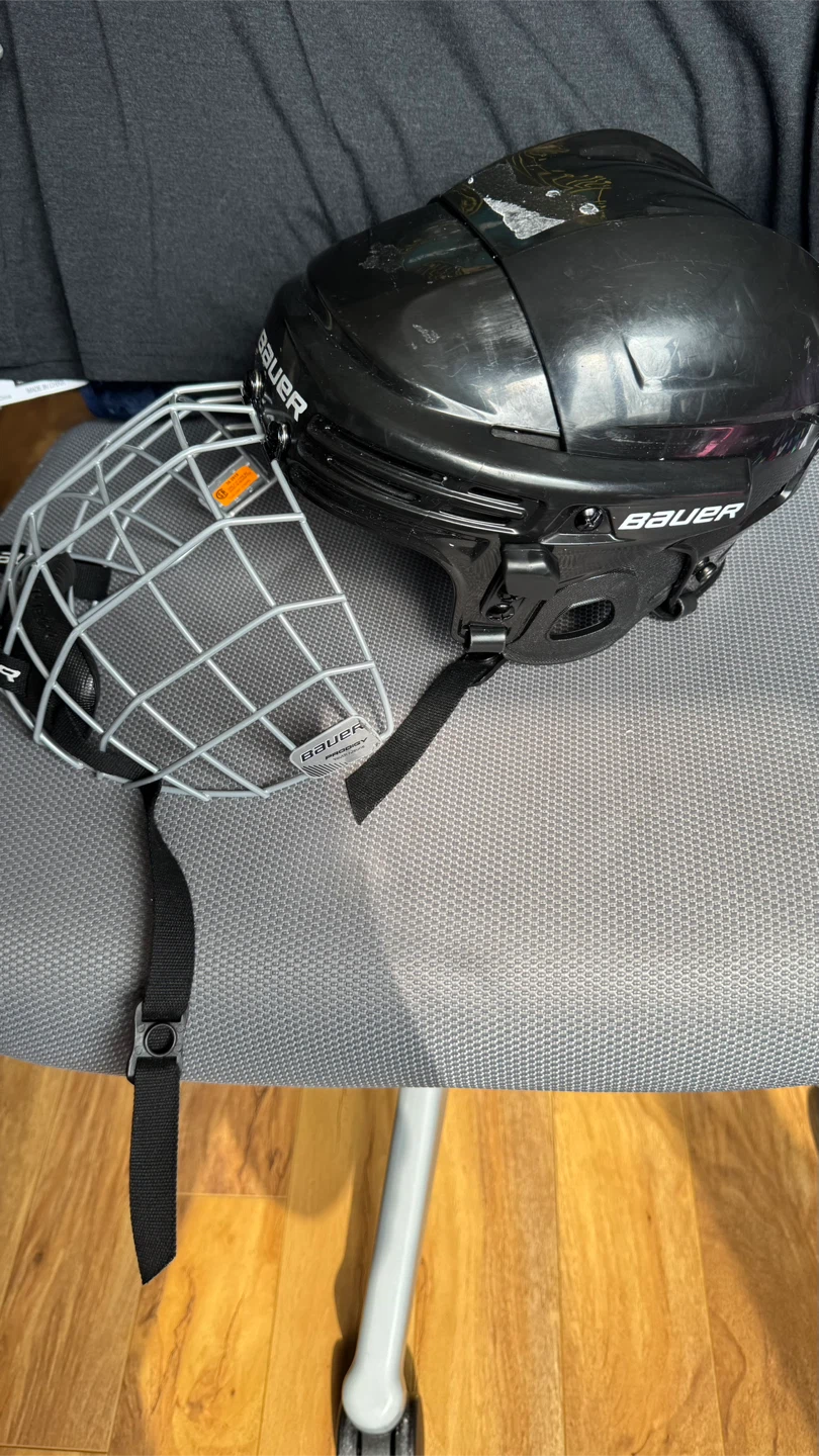 Bauer JR Hockey Helmet with Cage - Size Small - photo 2