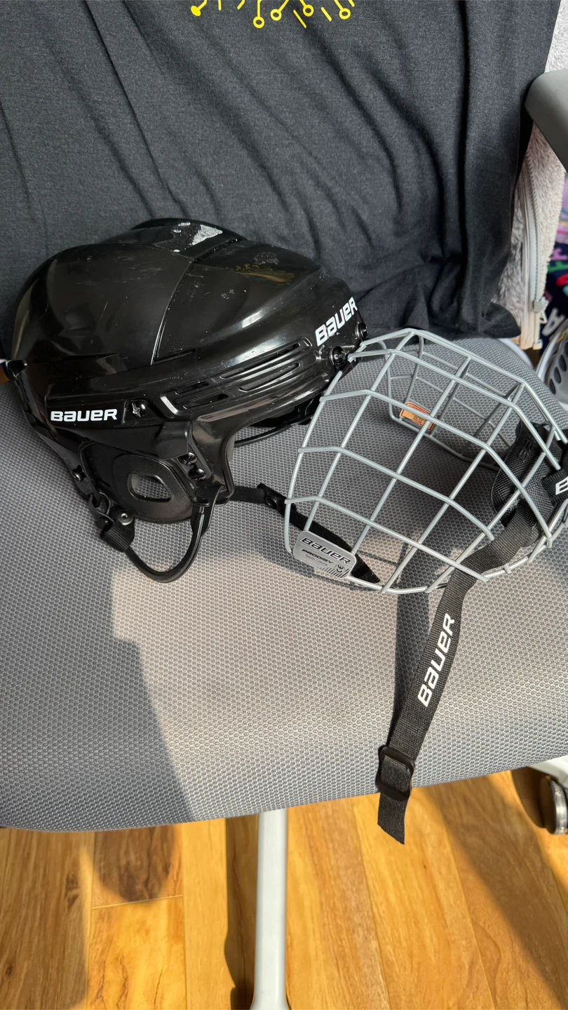 Bauer JR Hockey Helmet with Cage - Size Small - photo 3