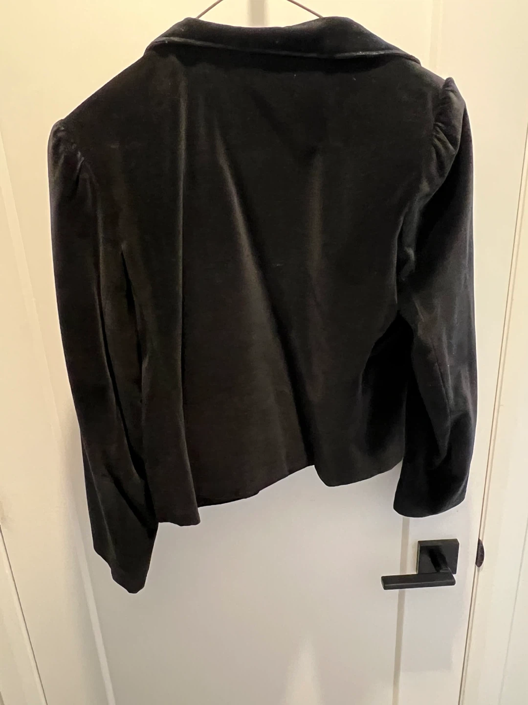 Indor Black Velvet Blazer Size 10/12 - photo 3
