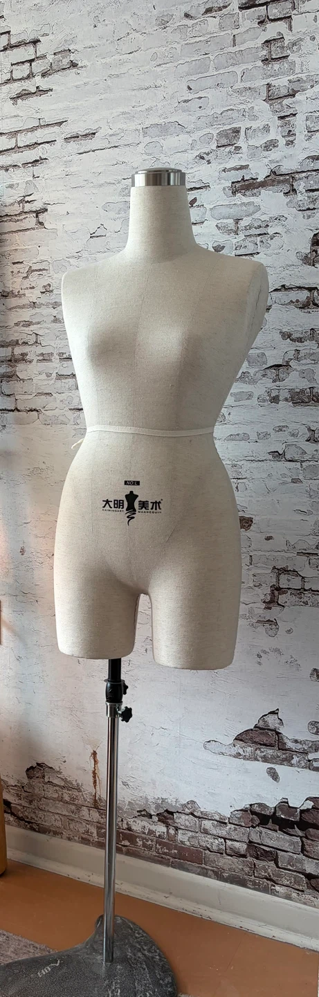 DAIMINGART Mannequin Torso Dress Form - Size M