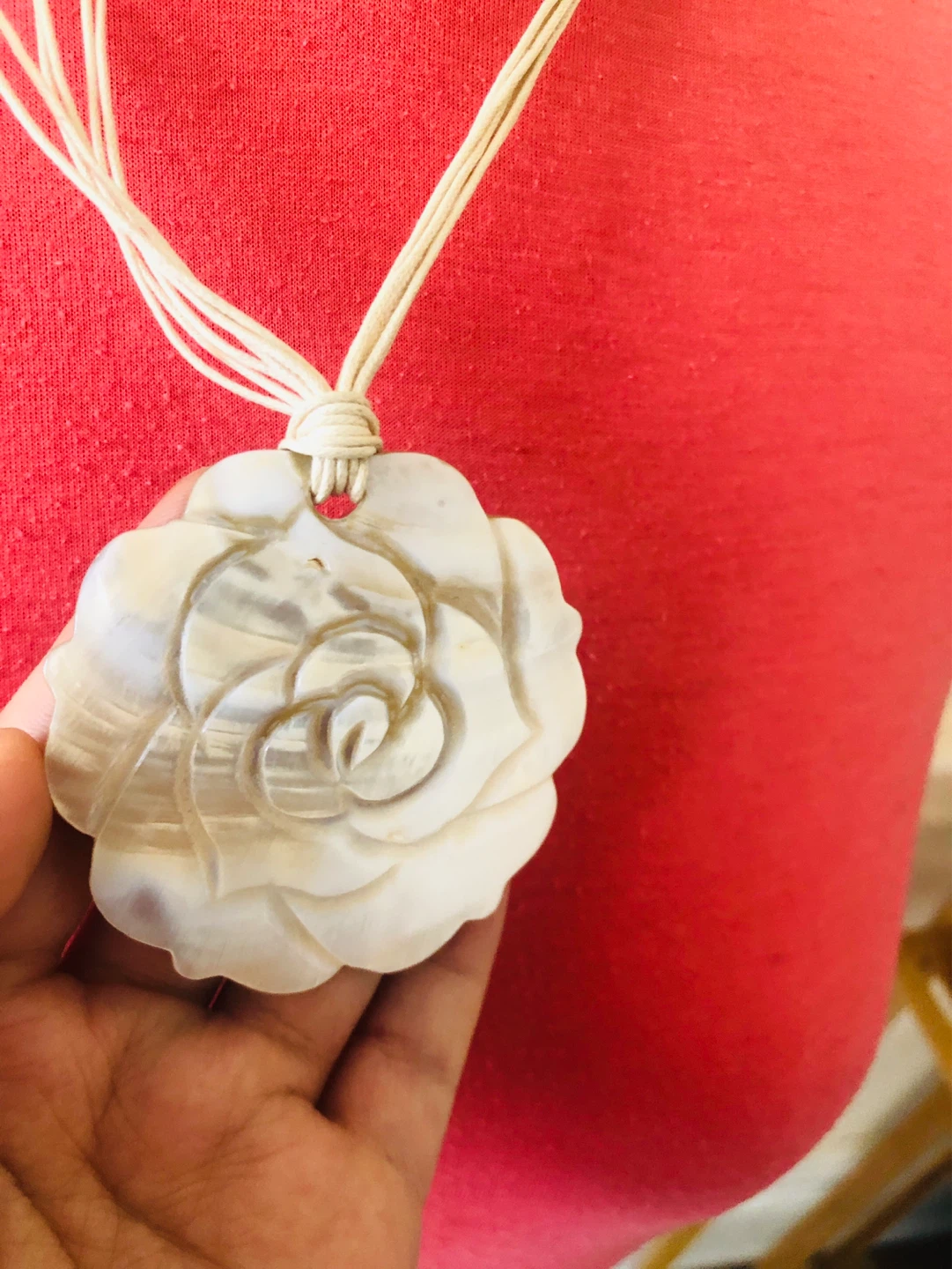 White Rose Carved Shell Pendant Necklace - photo 2