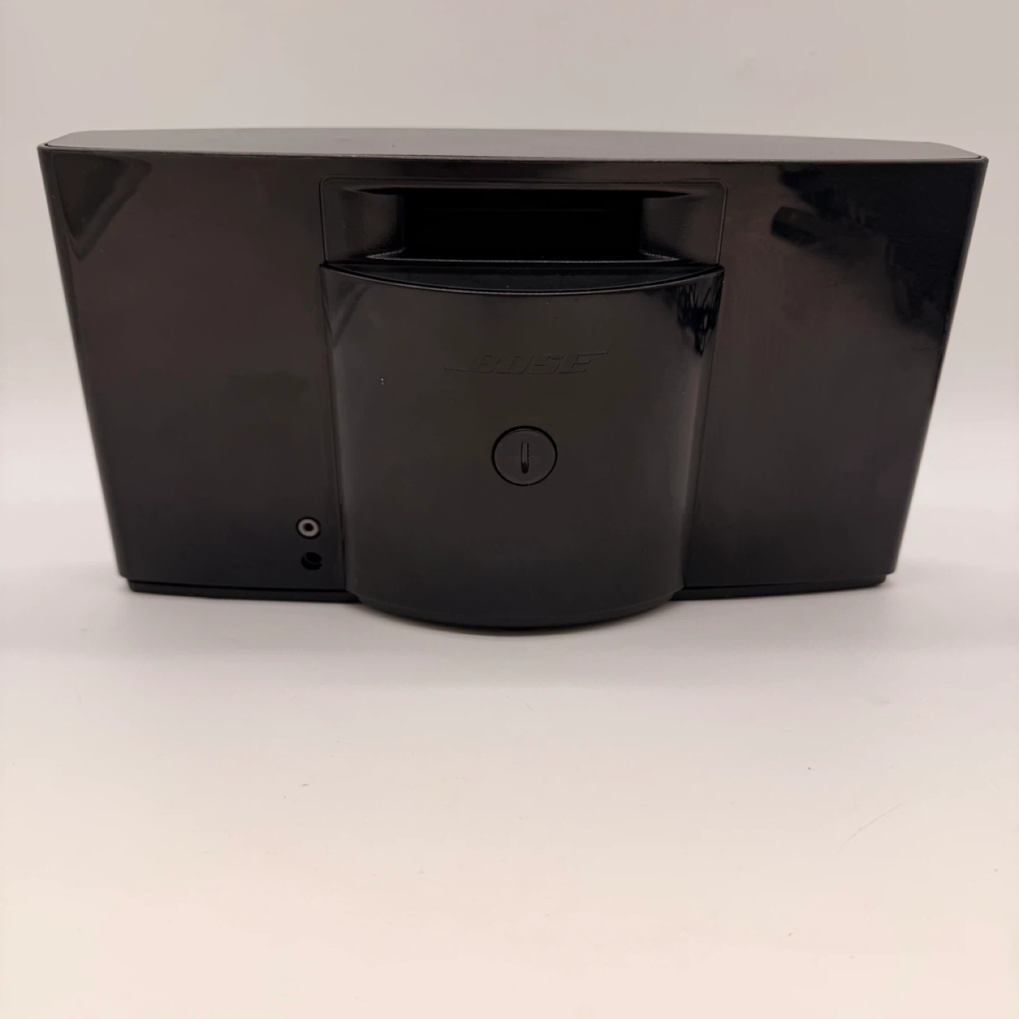 Bose SoundDock Portable digital music system - photo 4