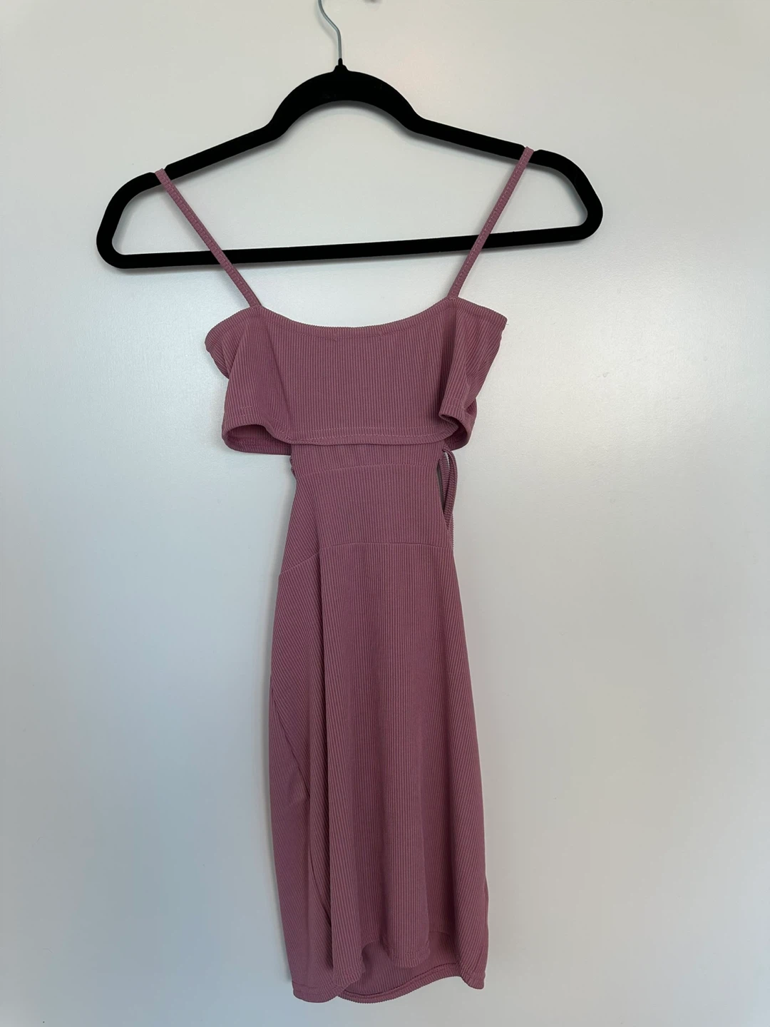 PrettyLittleThing Dusty Rose Ribbed Cut Out Dress - photo 3
