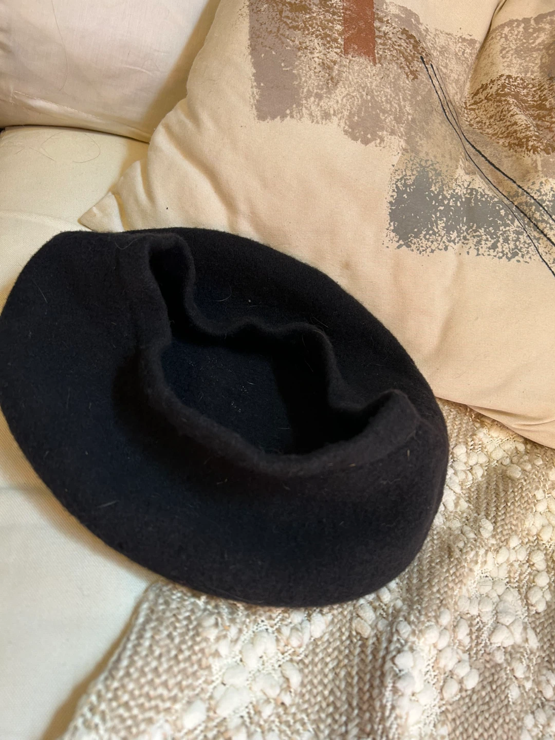 Black woolen beret Hat unisex