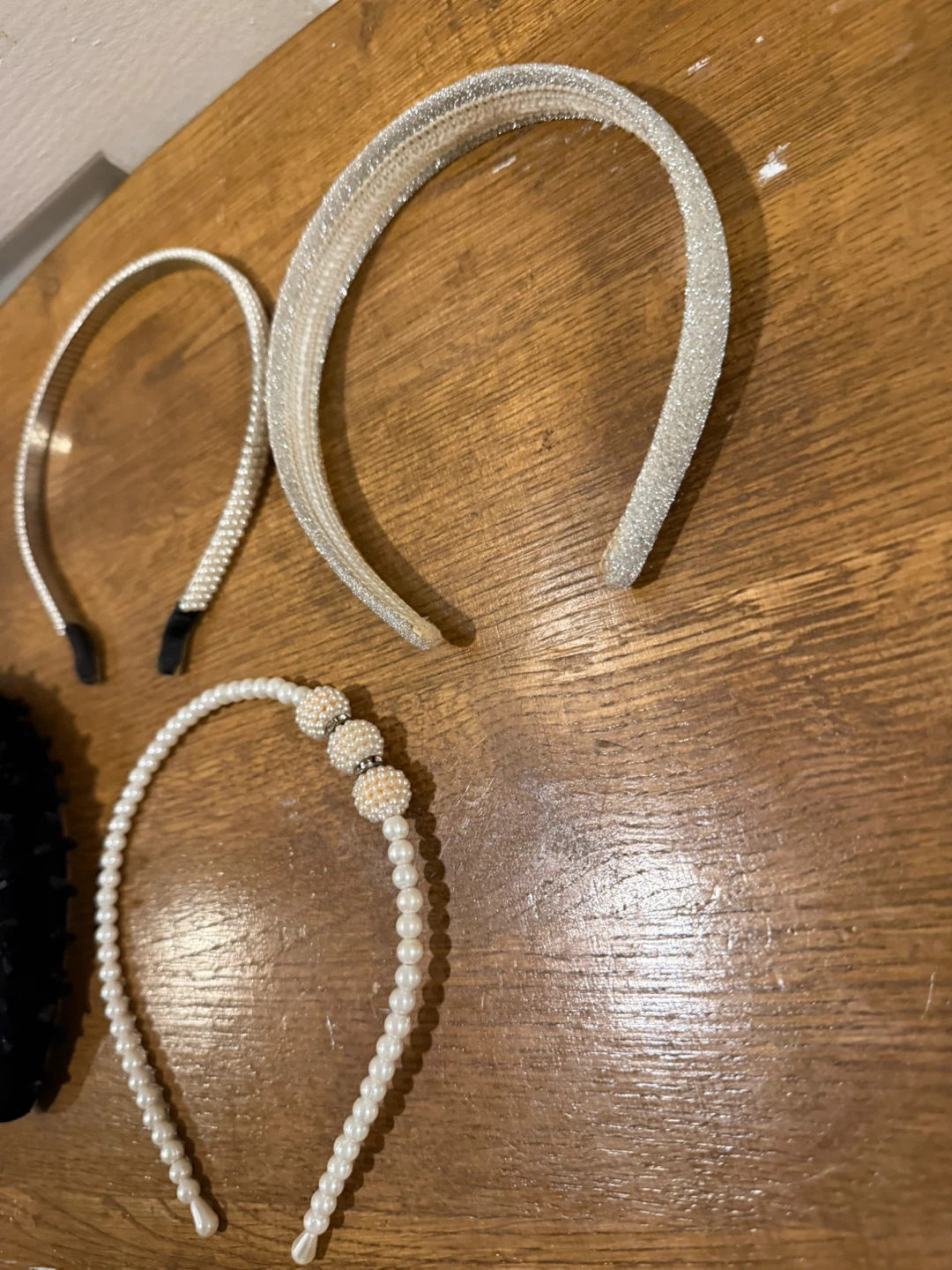 4 Headbands - Black, White, Pearl & Glitter - photo 3