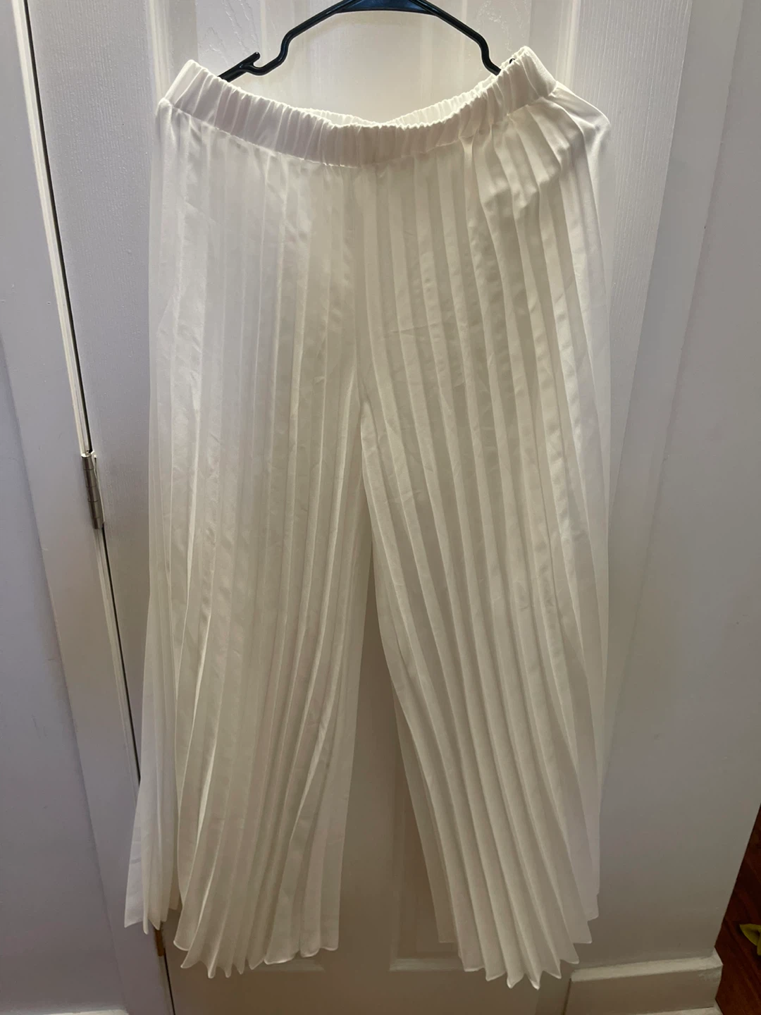 White Pleated Wide-Leg Pants - photo 2