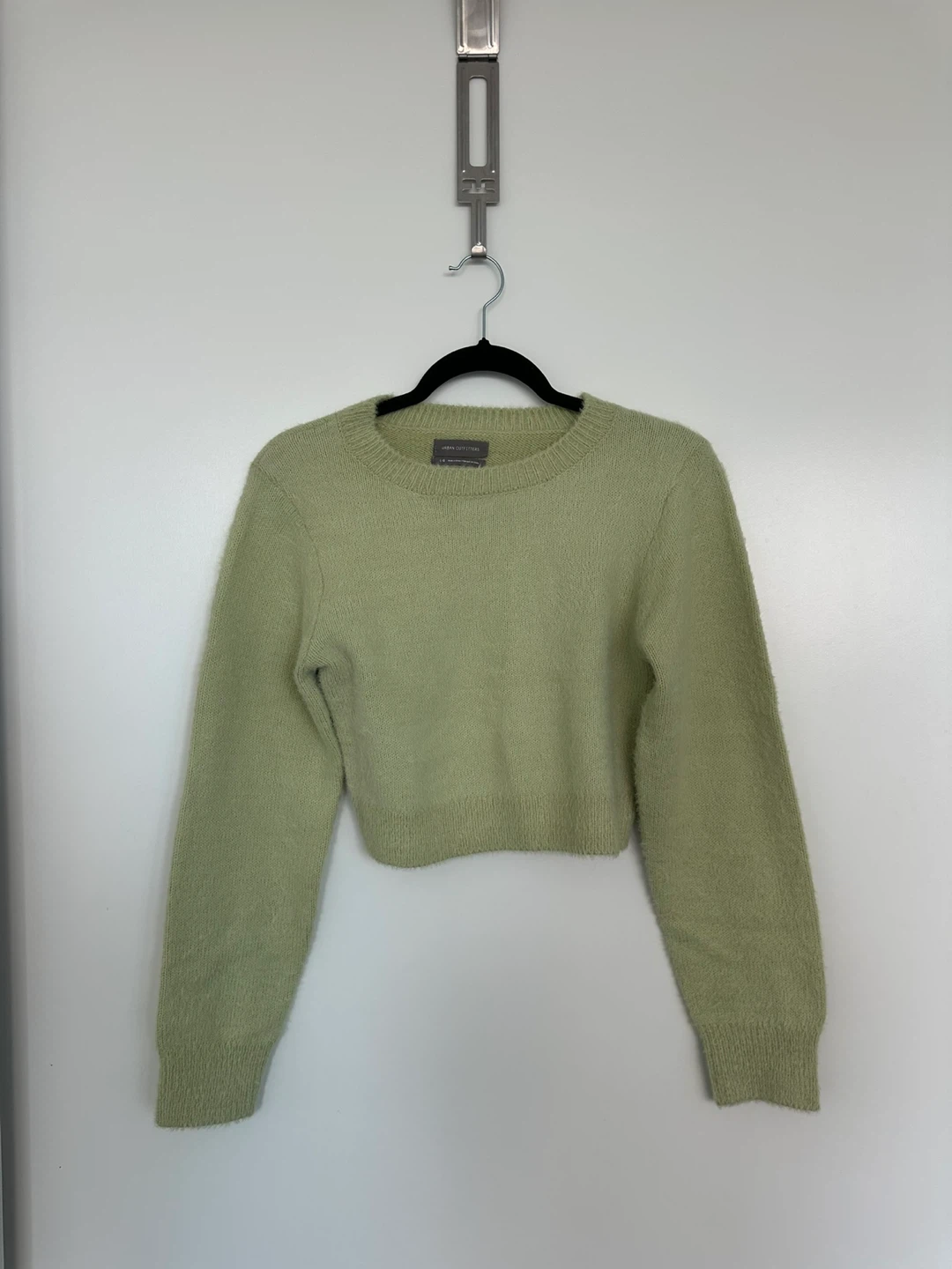 Urban Outfitters Green Fuzzy Cropped Sweater - Size L-G