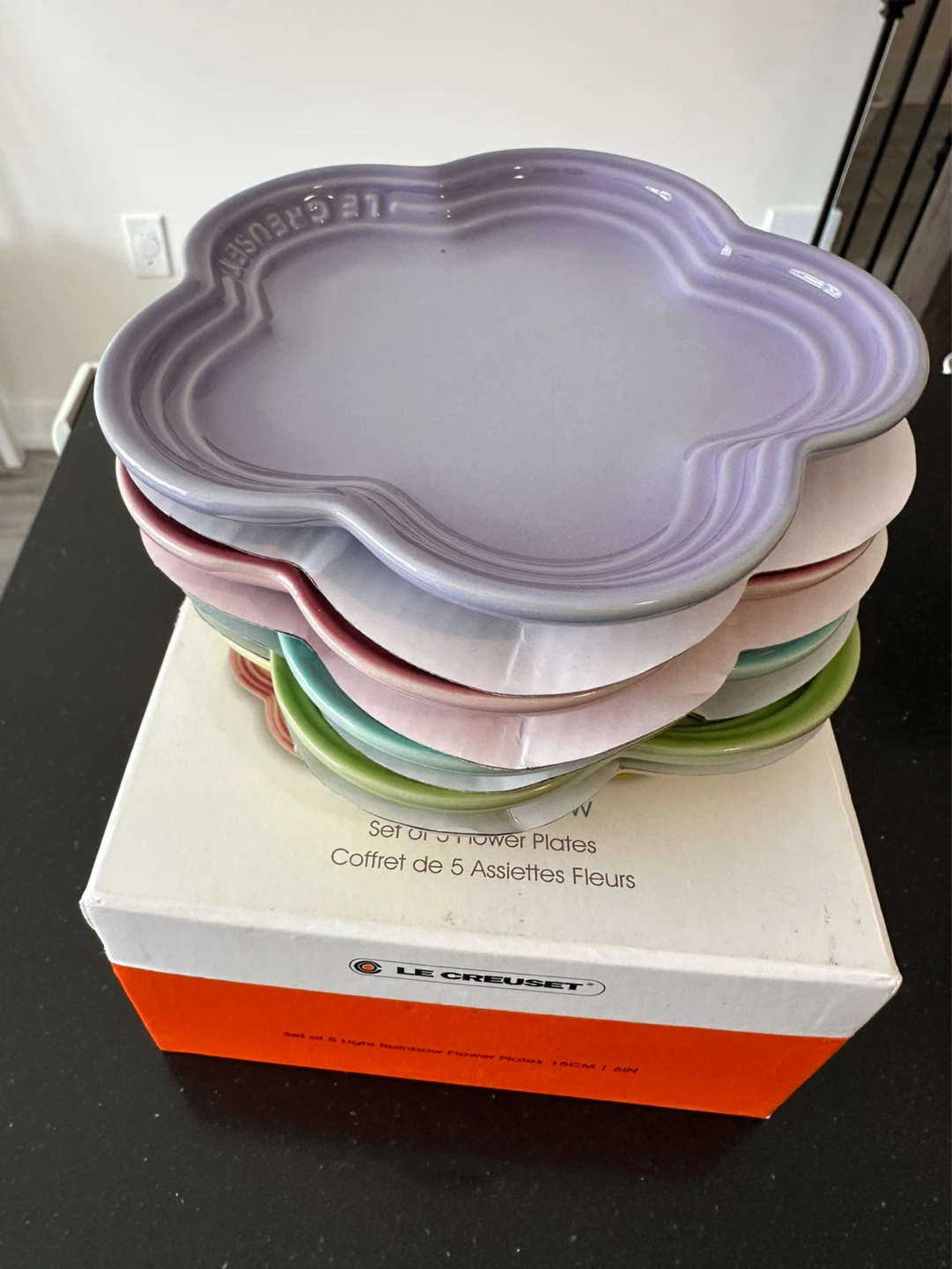 Le Creuset Flower Plate Set (5 pcs) – Brand New