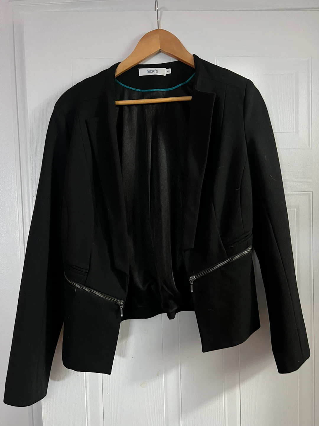 Rickis Black Blazer with Zipper Pockets
