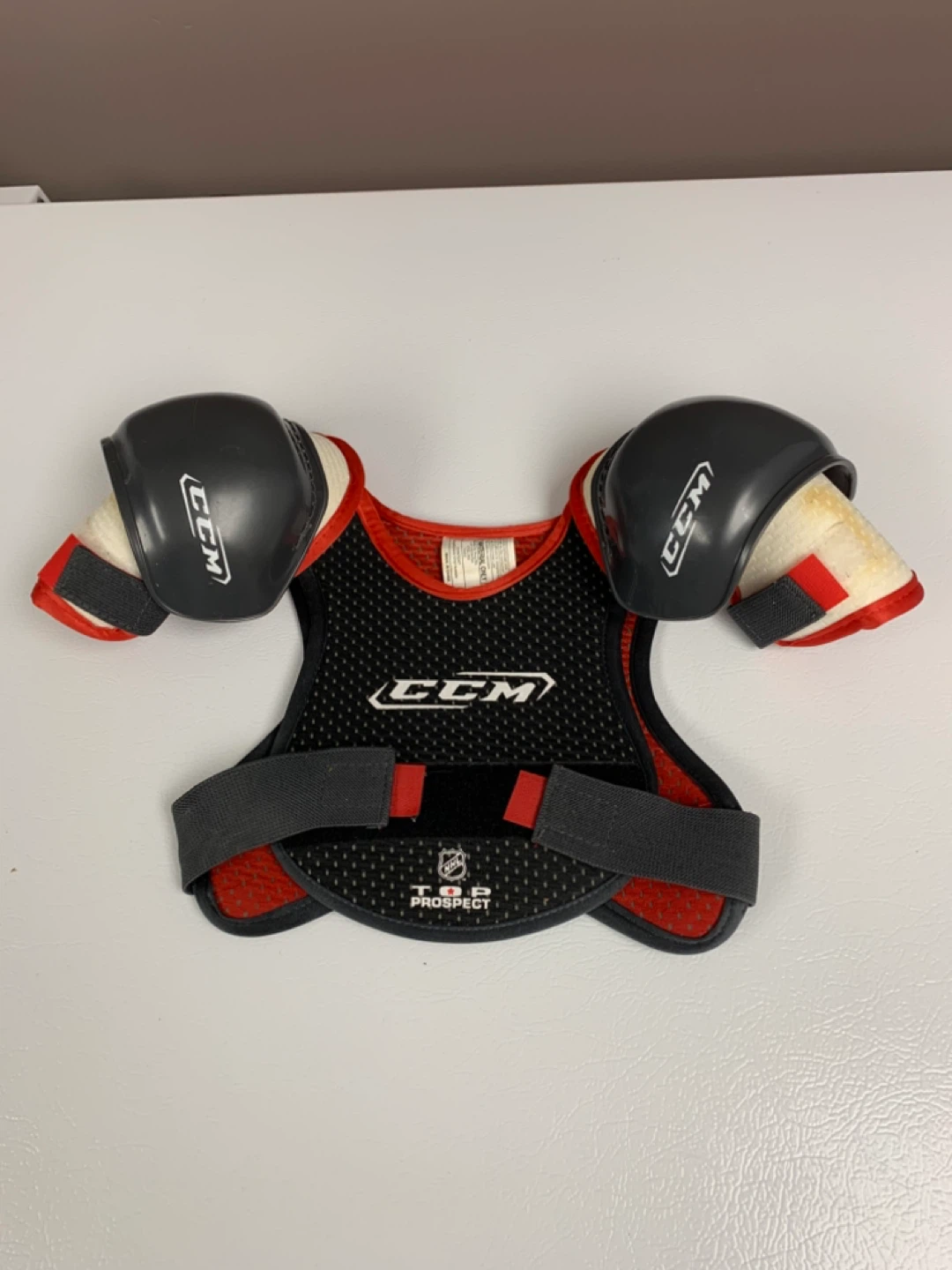 CCM Top Prospect Hockey Shoulder Pads