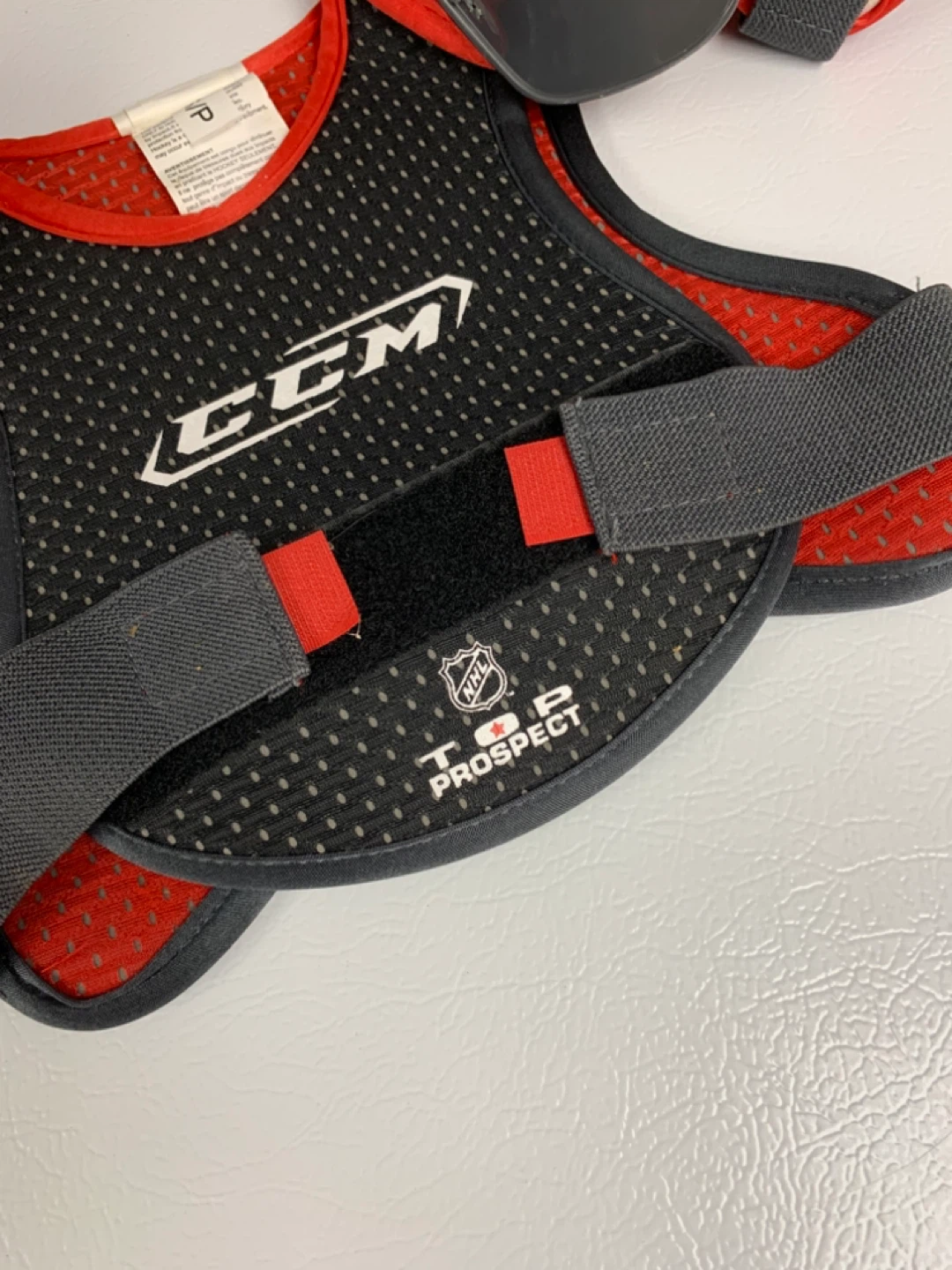 CCM Top Prospect Hockey Shoulder Pads - photo 4