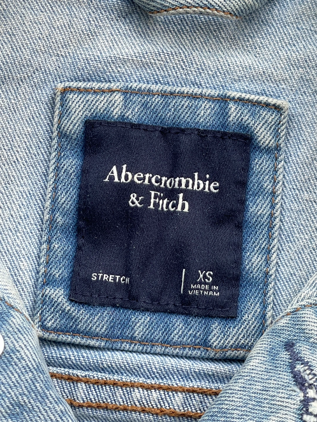 Abercrombie & Fitch Light Wash Denim Jacket (Men XS) - photo 4