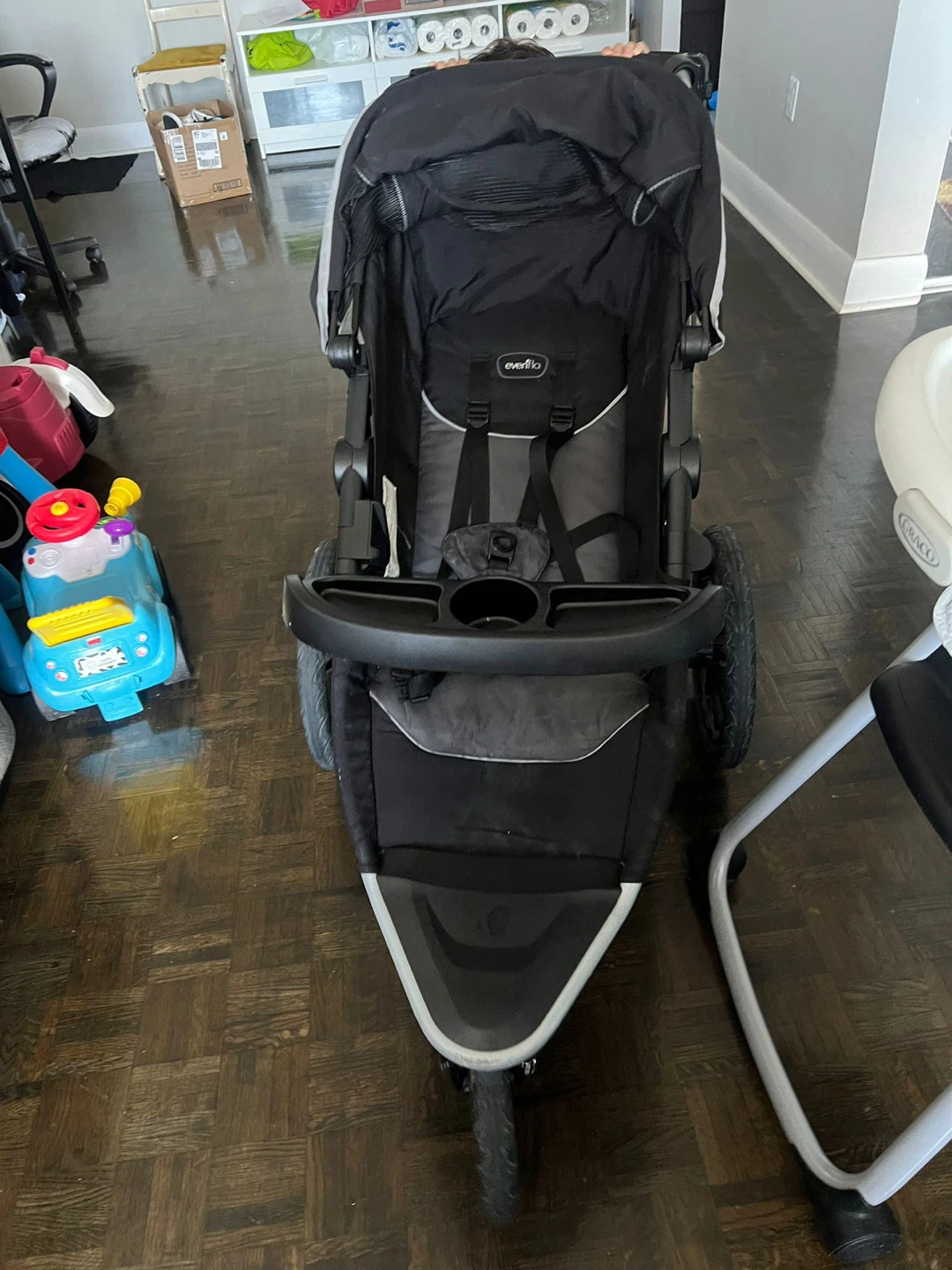 Evenflo jogging stroller - photo 2