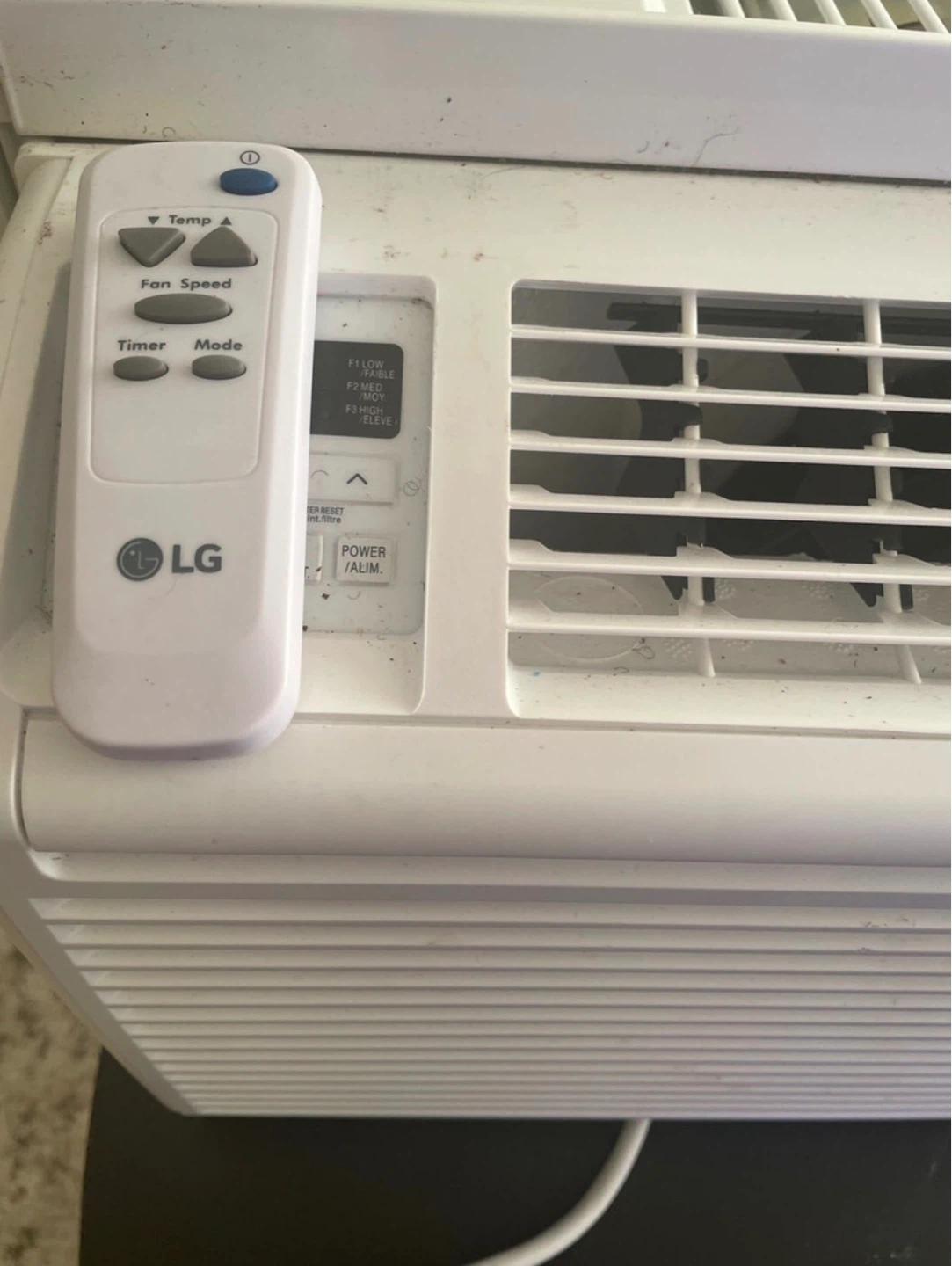 LG Window Air Conditioner with Remote - photo 2