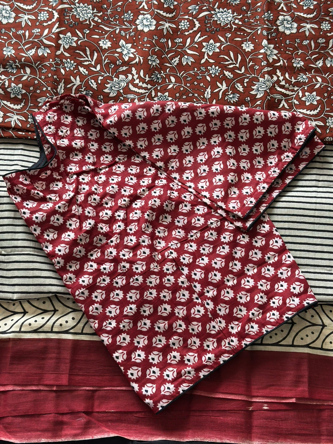 Ajrakh print cotton blouse ready to wear - photo 3