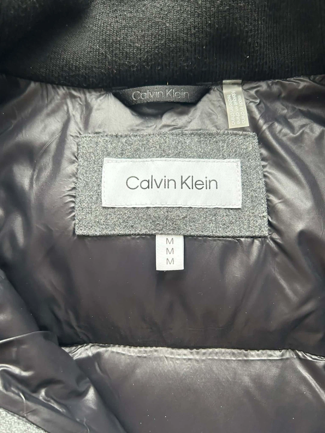 Calvin Klein Grey Puffer Jacket - Size Medium - photo 2