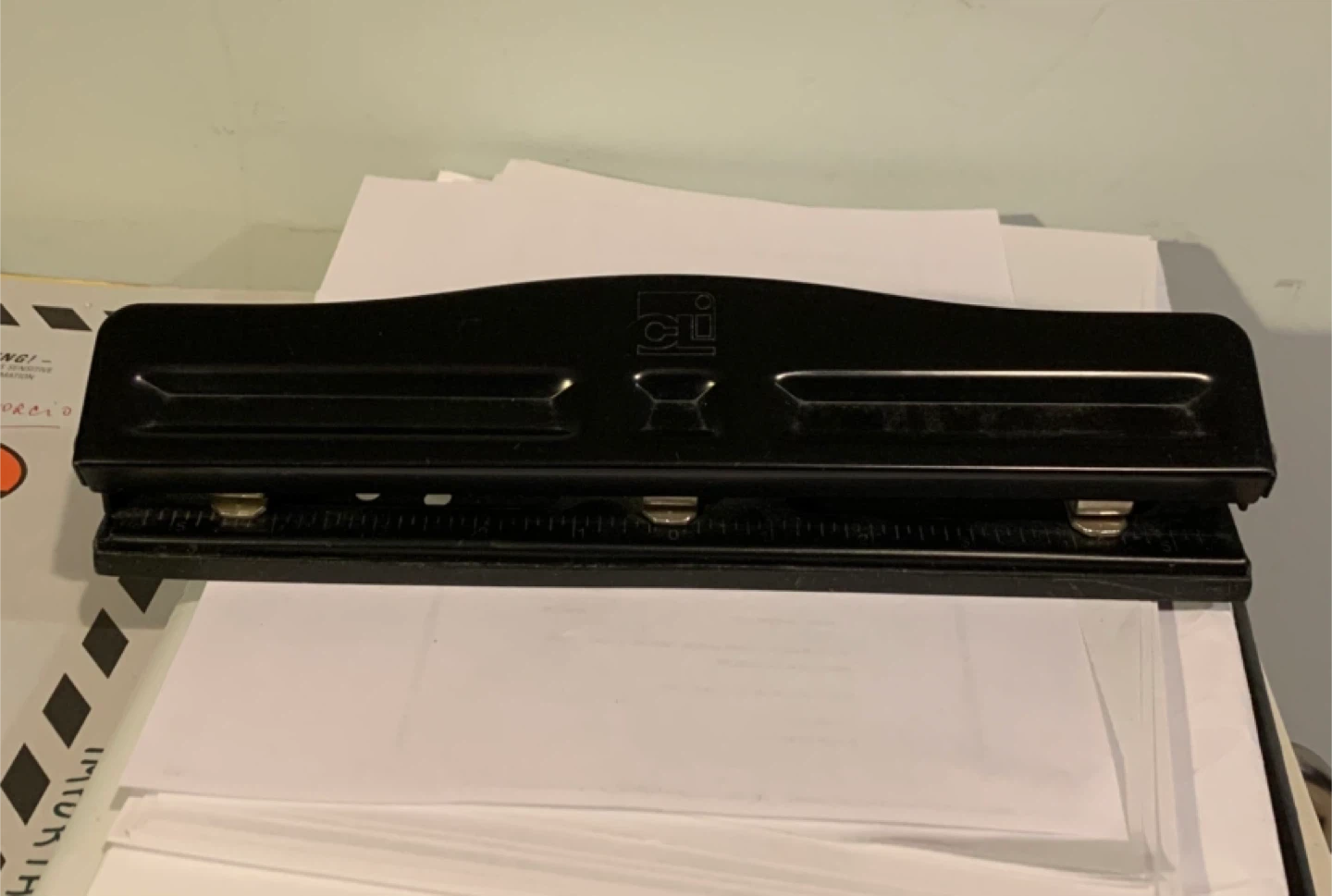 CL 3-Hole Punch