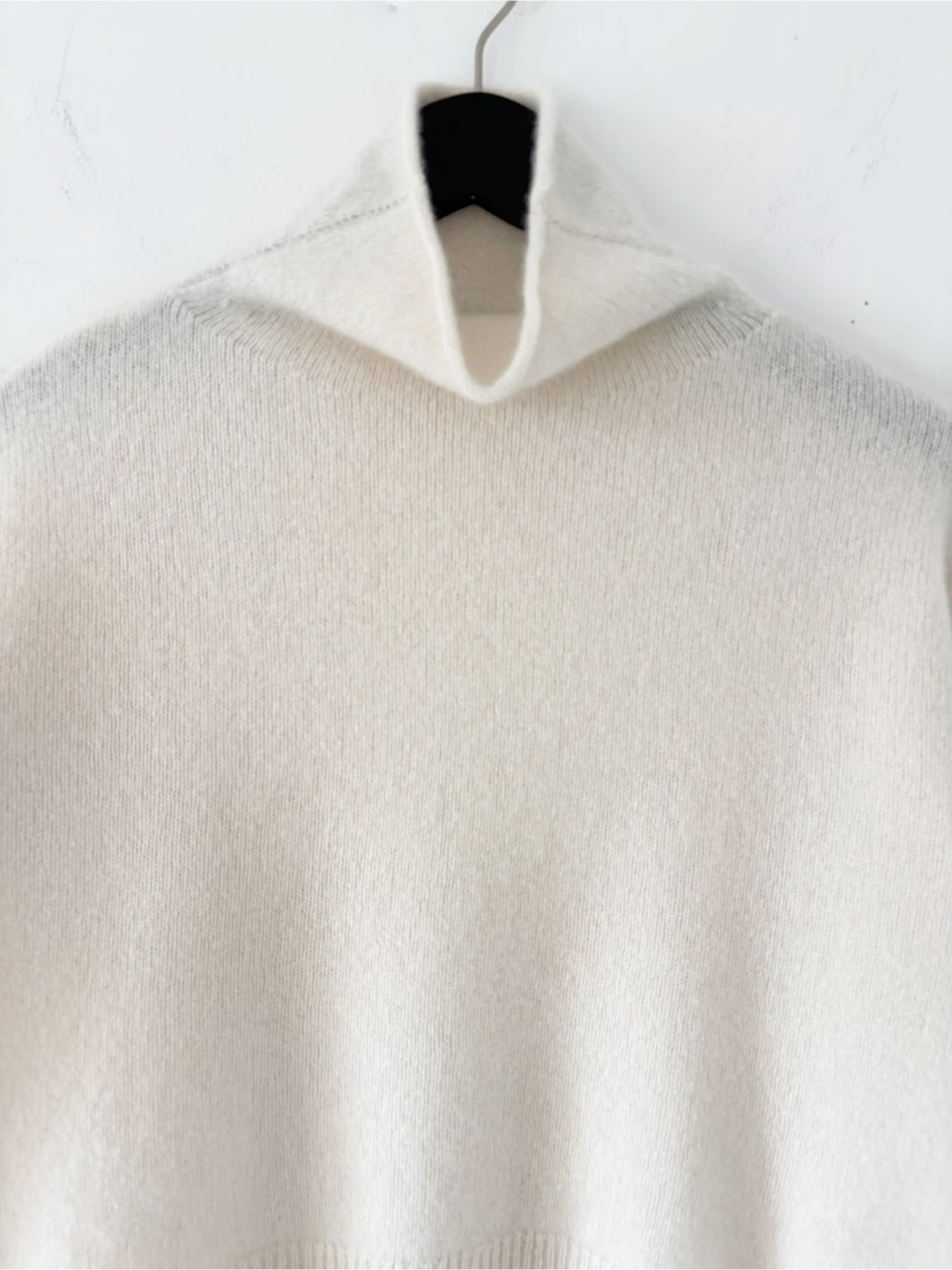 Aritzia Wilfred Cyprie 100% Cashmere Sweater - photo 4