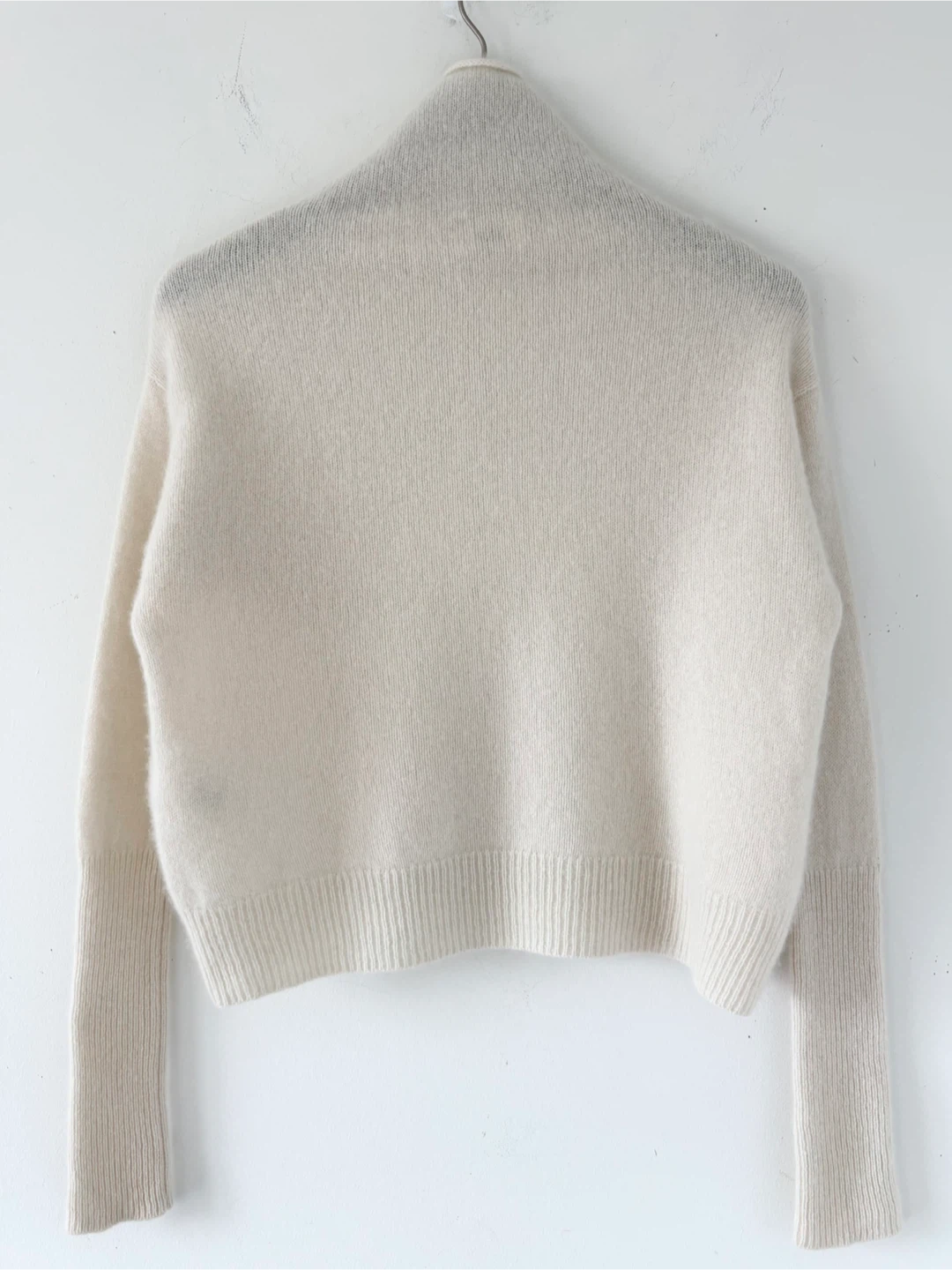 Aritzia Wilfred Cyprie 100% Cashmere Sweater - photo 2