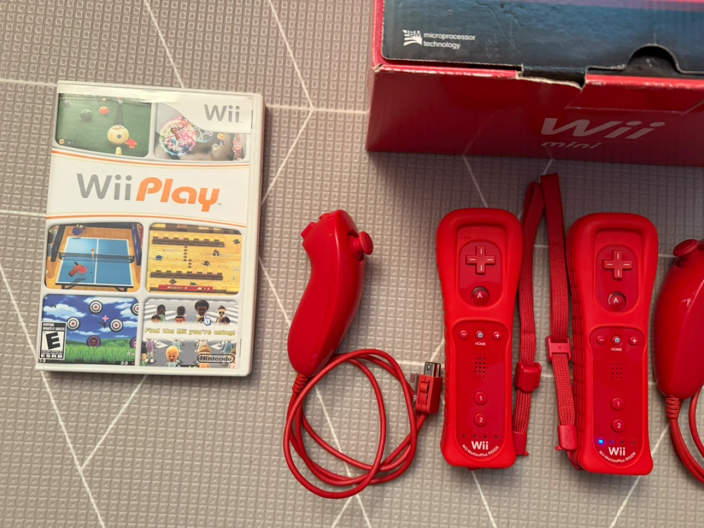 Wii Mini Bundle - LIKE NEW - photo 3