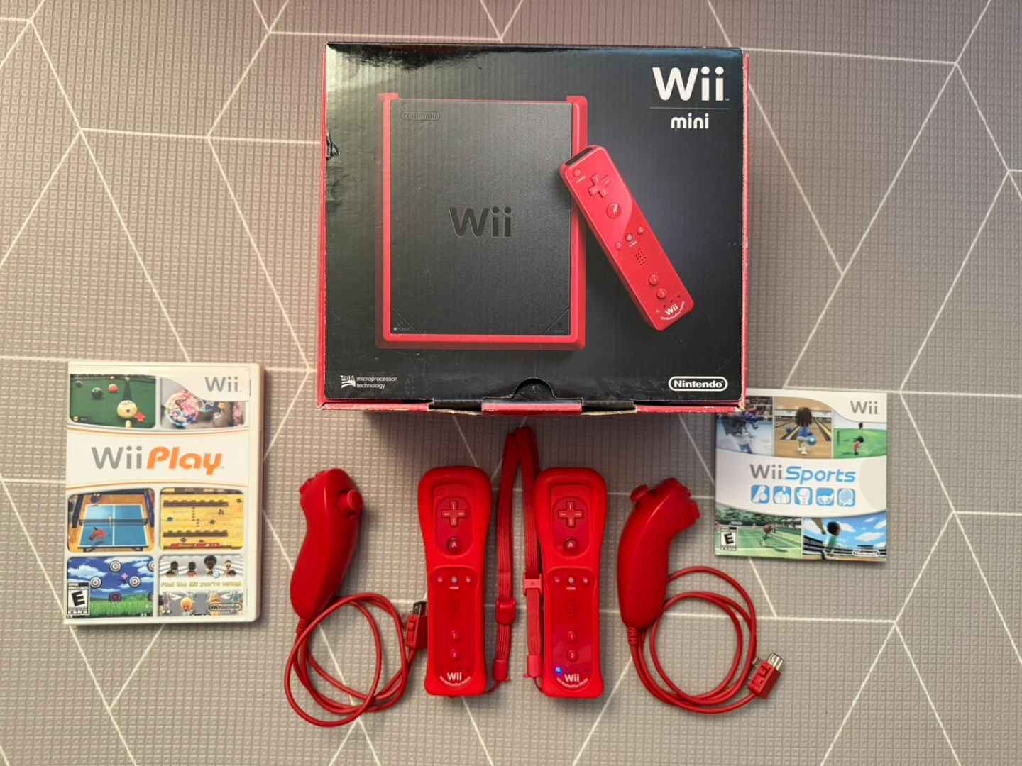 Wii Mini Bundle - LIKE NEW - photo 2