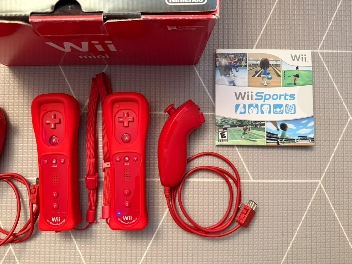 Wii Mini Bundle - LIKE NEW - photo 4