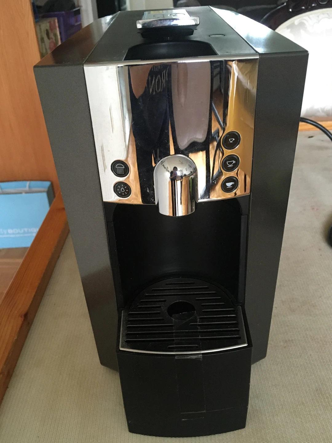 Preowned Starbucks Verismo Black Coffee Maker Machine Pods - photo 2