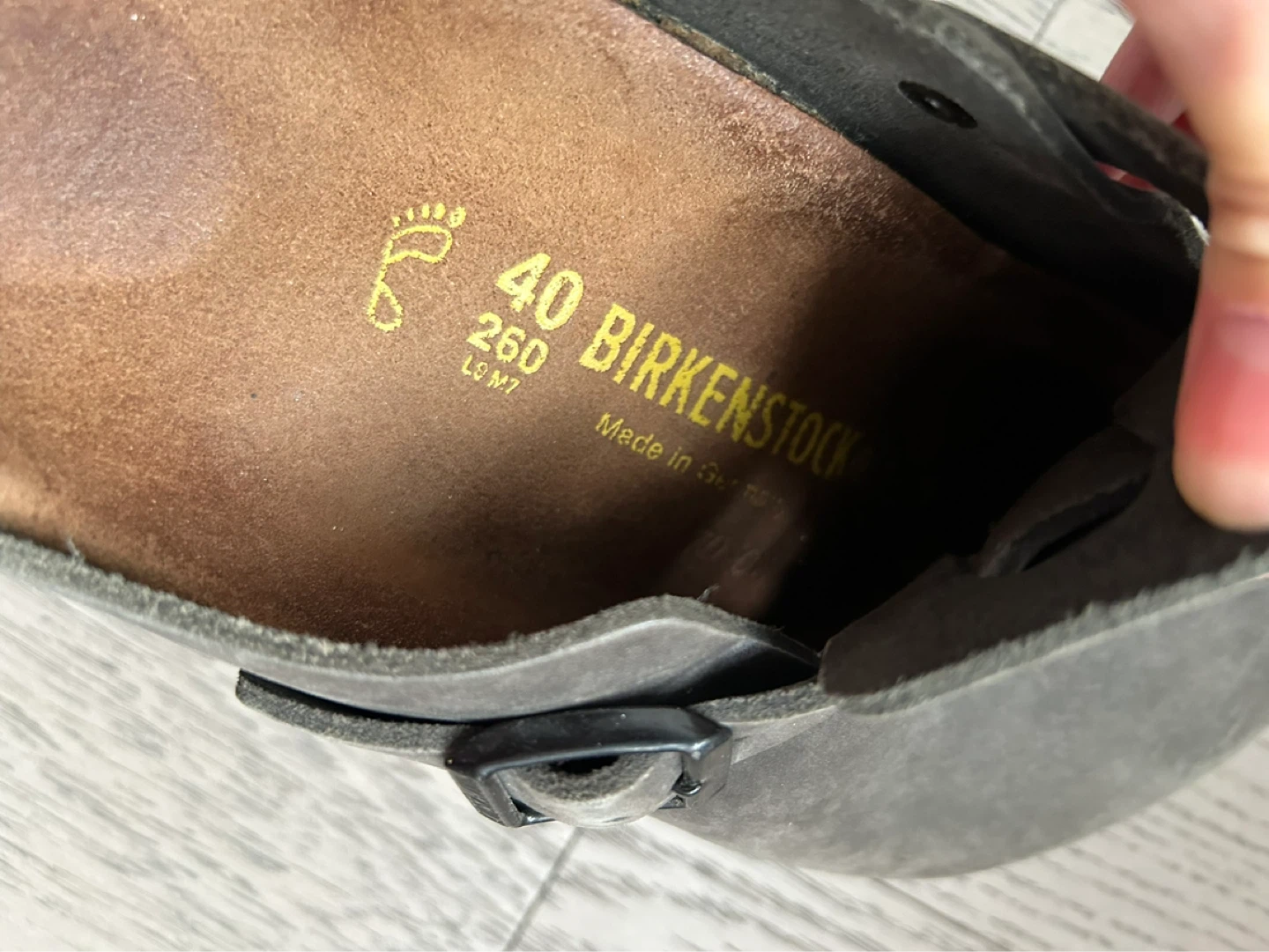 Minor wear & tear - Women’s Birkenstock Suede Size 40 - photo 5