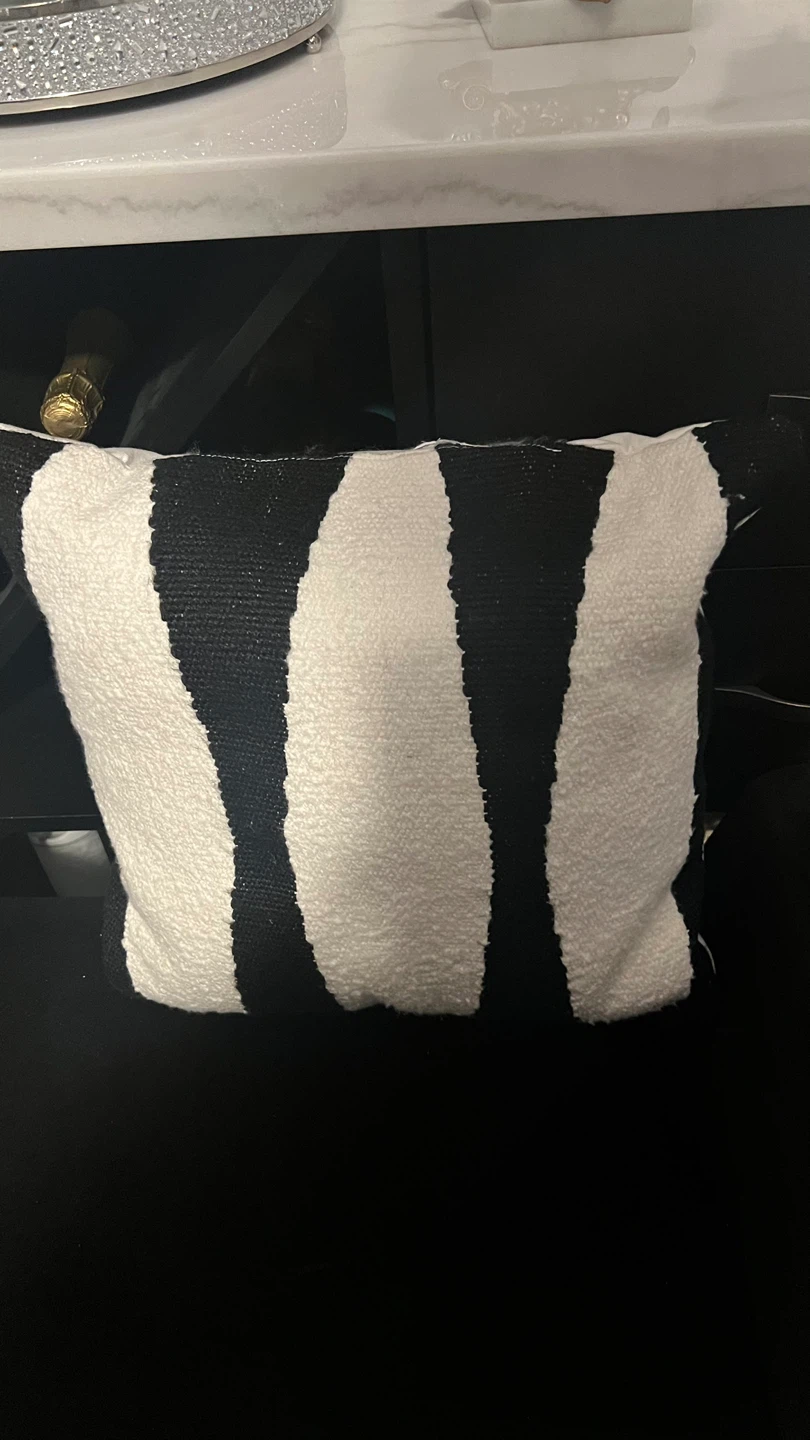 Black and White Striped Throw Pillows (Set of 2) - photo 3