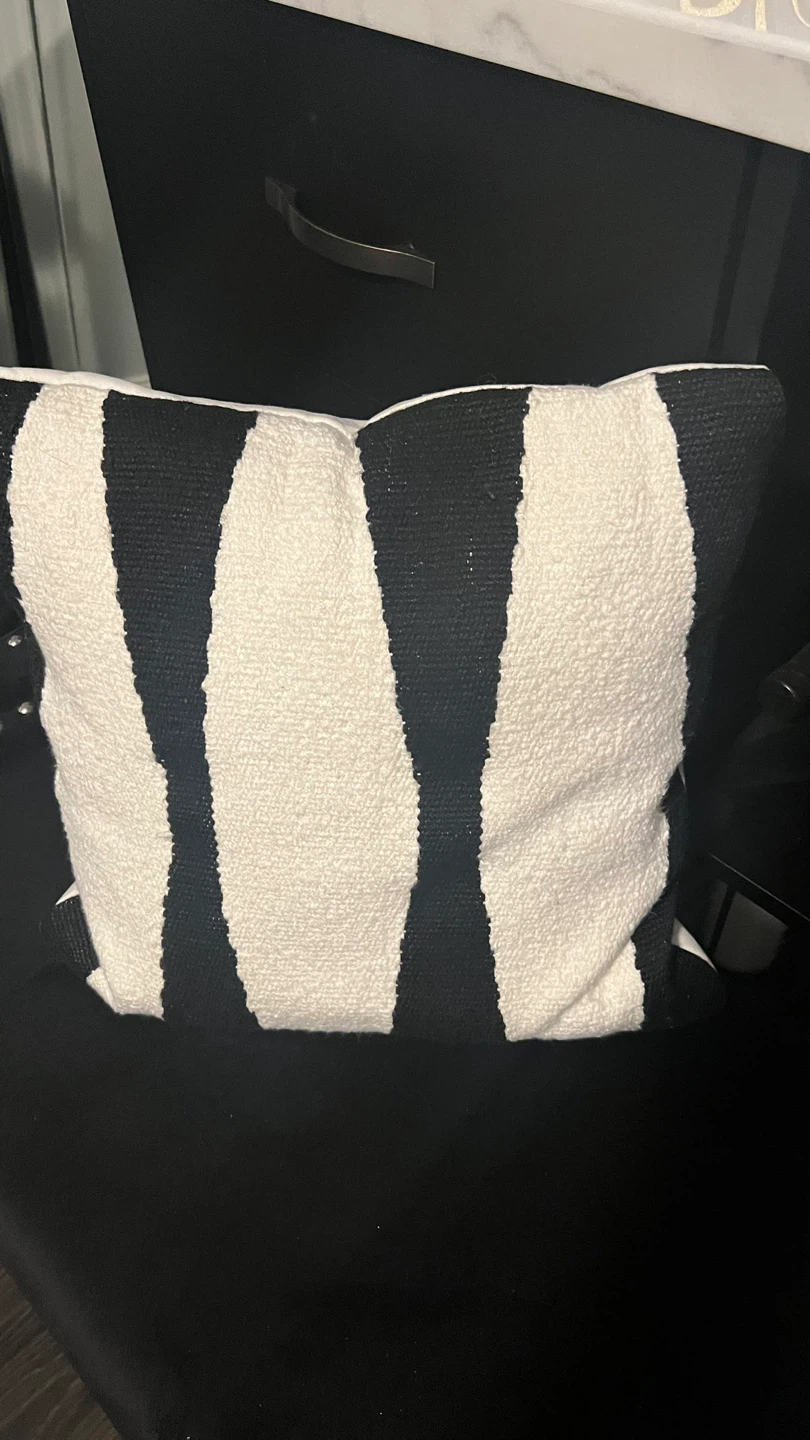 Black and White Striped Throw Pillows (Set of 2) - photo 4