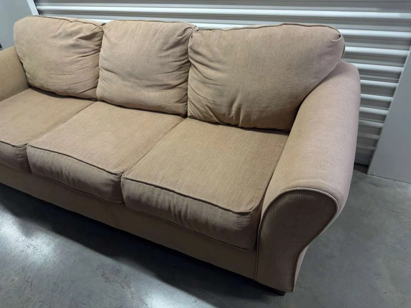 🚨Free Sofa - photo 5