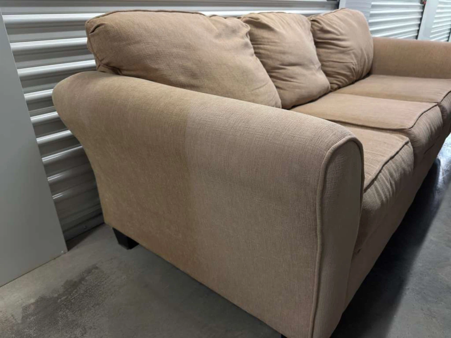 🚨Free Sofa - photo 4
