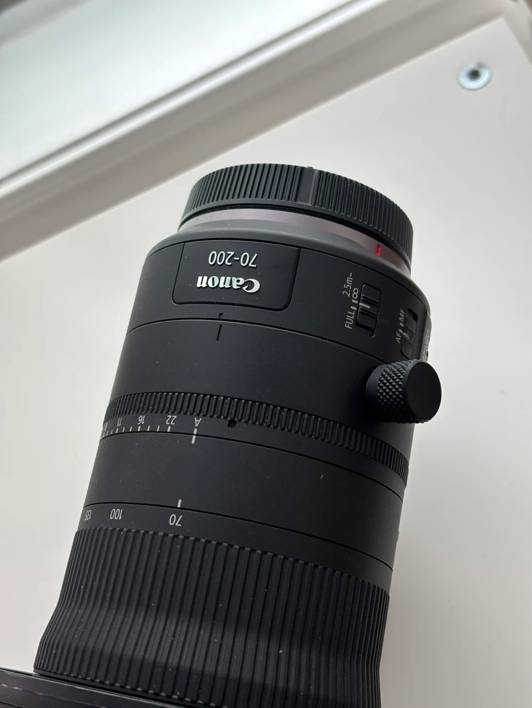 Used Canon RF 70-200mm F2.8 L IS USM Z Lens Color black - photo 2