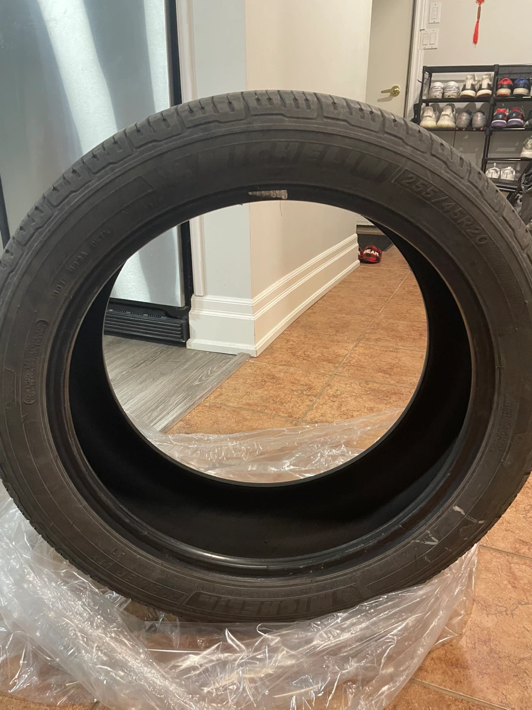 Michelin Tire 255/45R20 - photo 3