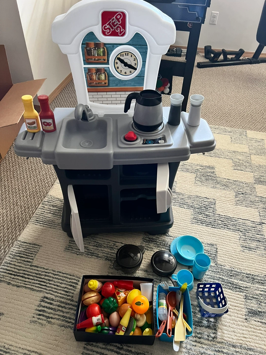 Step 2 Play Kitchen with Accessories